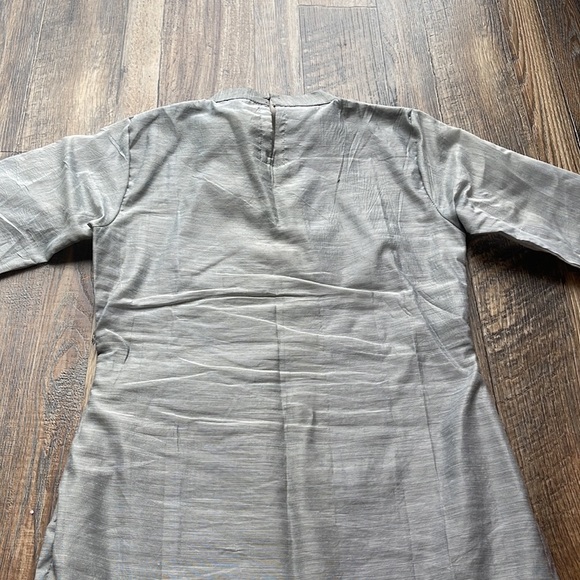 Embroidered gray suit - Picture 5 of 5